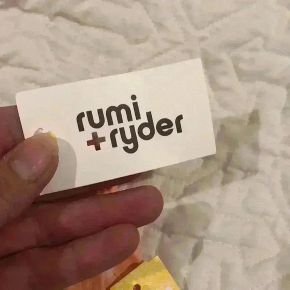 Rumi + Ryder Jersey Dolphin shirt size medium (8-10). In great condition! NWT! - Picture 7 of 8